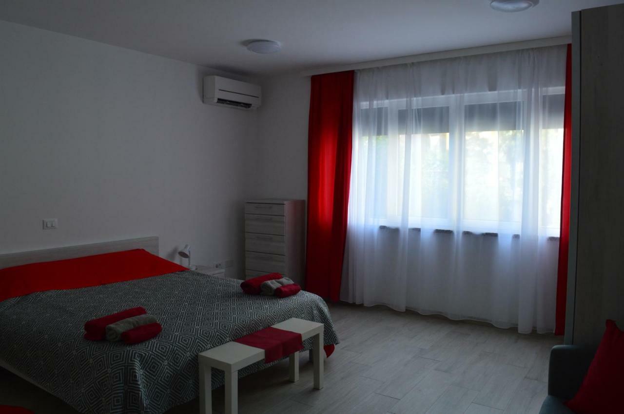 Margherita'S Room Ровин Екстериор снимка
