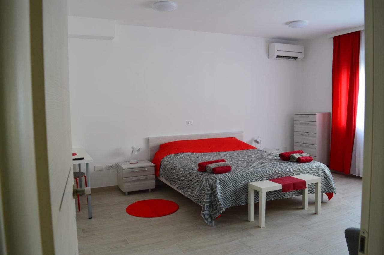 Margherita'S Room Ровин Екстериор снимка