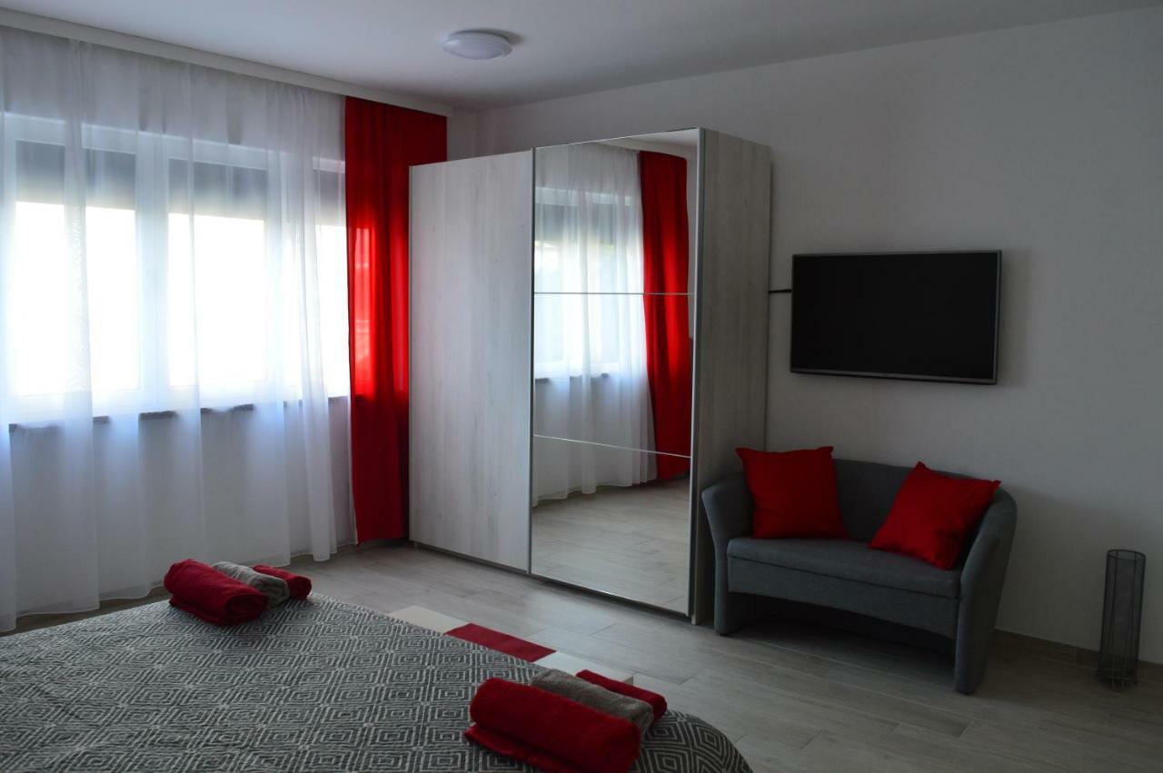Margherita'S Room Ровин Екстериор снимка